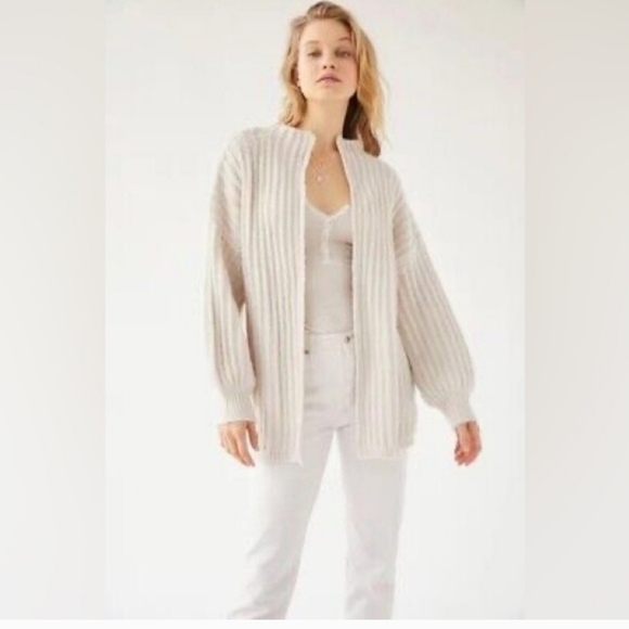 Truly madly deeply knit cardigan size small tan urban outfitters - Picture 1 of 7